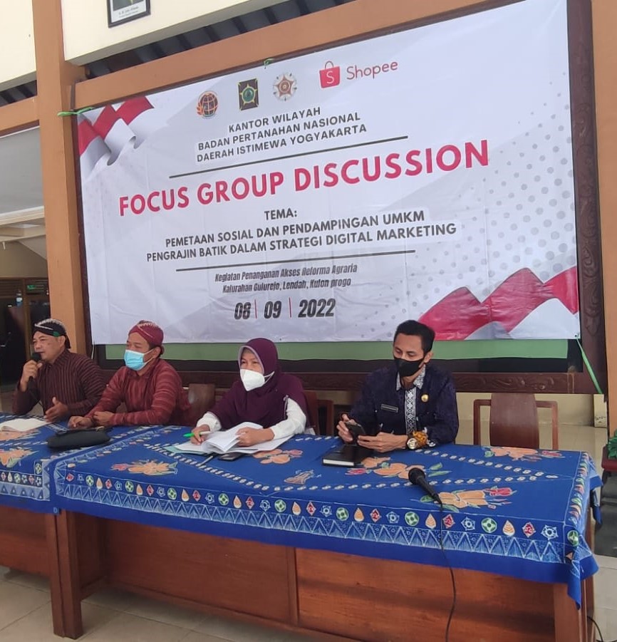 FOCUS GROUP DISCUSSION - Pemetaan Sosial dan Pendampingan UMKM Pengrajin Batik 